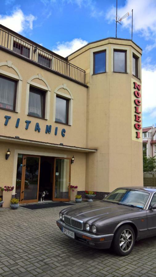Titanic Bed & Breakfast วาดีสวาโวโว ภายนอก รูปภาพ